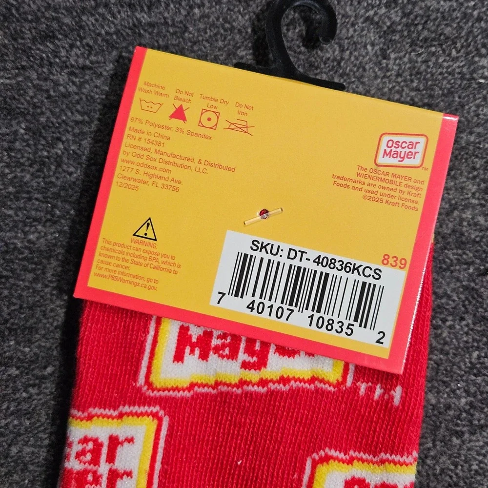 Oscar Mayer Kids Crew Socks Red Yellow Wienermobile Logo Ages 7-10 DT-40836KCS